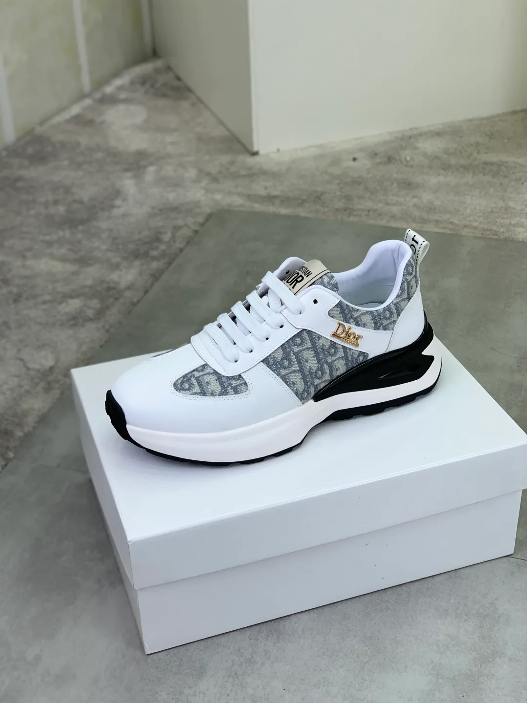 Men's Men's Shoes💰P440💰[New Style]🆘[Dior] Dior original lace-up low-top men's shoes Classic casual shoes 🔥This model is the official classic model with high quality and made by famous original designers. It is made of high-quality cowhide with original materials➕Comfortable and breathable mesh lining➕Pigskin insole. The perfect last shape and generous and fashionable design have attracted many consumers. Suitable for drivers to drive🚗What you want is the highest quality in the market. Color: 2️⃣Code number: 38--44